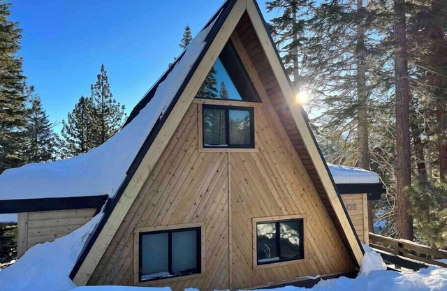Modern A-Frame Cabin in Mammoth