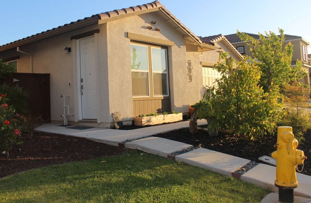 Modern and comfortable unit in Folsom Ranch/Palladio