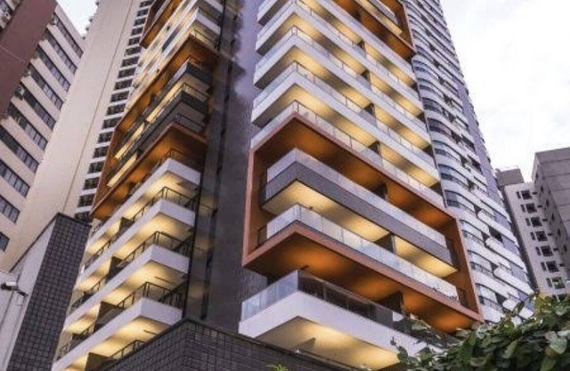 Modern and Finely Decorated Apartment in Graça