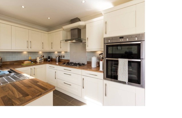 Modern and spacious home in the village of Wye - sleeps 5
