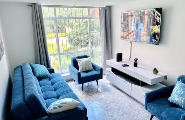 Modern Apartment 15 Minutes from the Airport & American Embassy