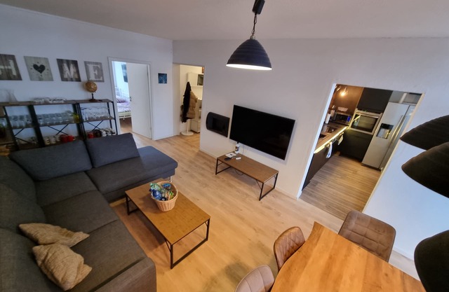 Modern apartment 4-8 guests