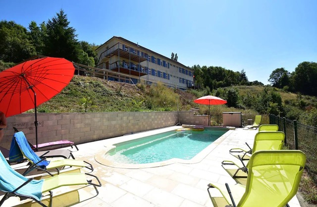 Modern apartment in Cuzy with a shared pool