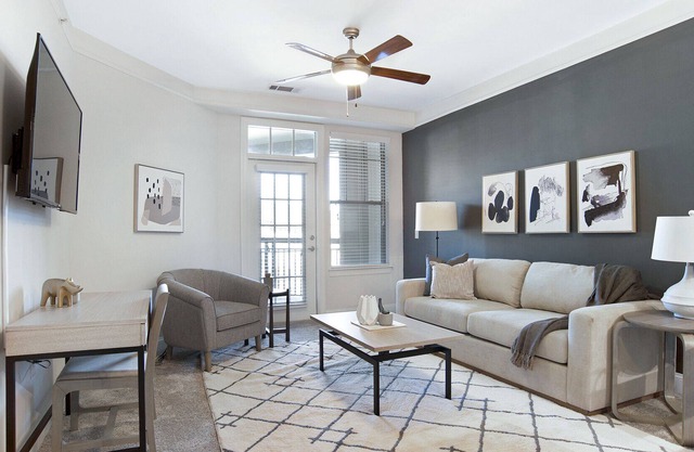 Modern Apartment in Prime Location (ID8773X45)