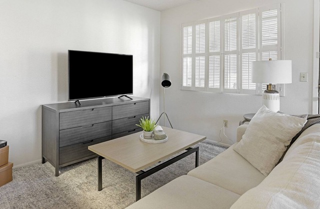 Modern Apartment in Prime Location (ID9297X18)