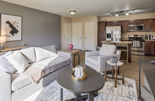 Modern Apartment in Prime Location (ID8073X25)