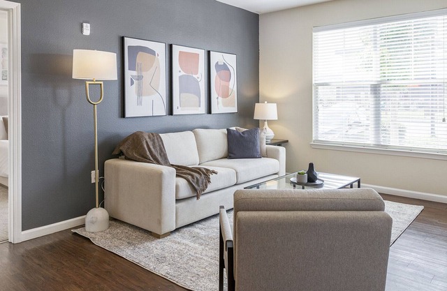 Modern Apartment in Prime Location (ID1196X495)