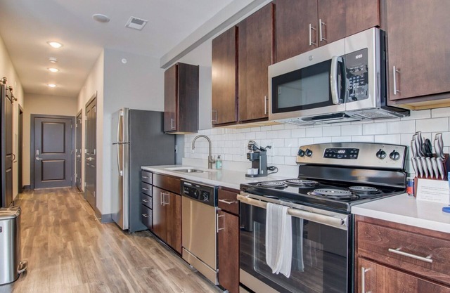Modern Apartment in Prime Location (ID1011X592)