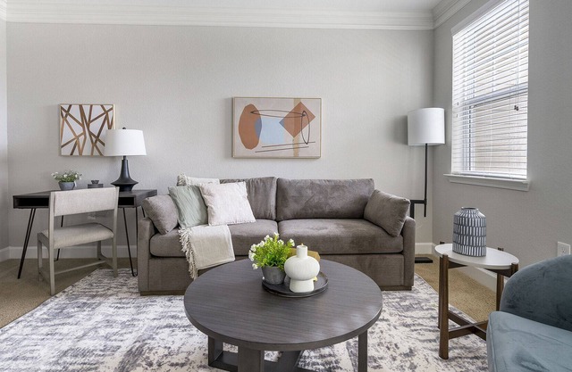 Modern Apartment in Prime Location (ID1282X159)