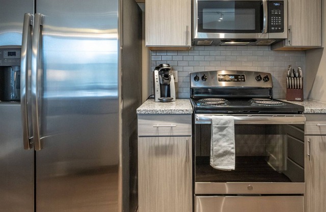 Modern Apartment in Prime Location (ID8477X75)