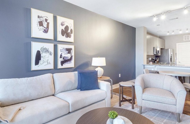 Modern Apartment in Prime Location (ID8650X14)