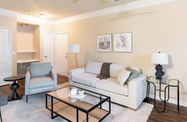 Modern Apartment in Prime Location (ID4344X54)