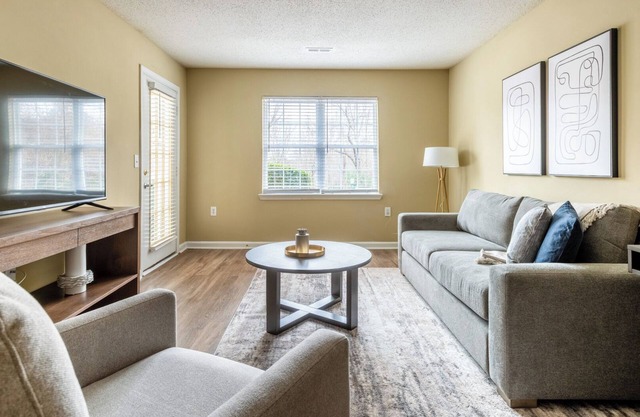 Modern Apartment in Prime Location (ID7932X45)