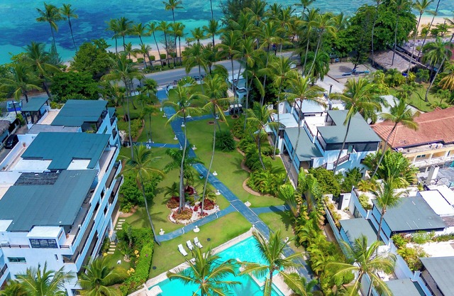 Modern apartment with terrace sea view - 2BR AC - 20M Beach - Pools - Wifi