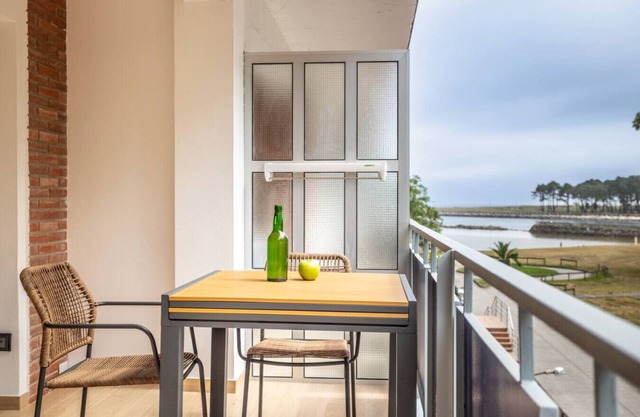 Modern Apartment with Stunning Terrace & Sea Views