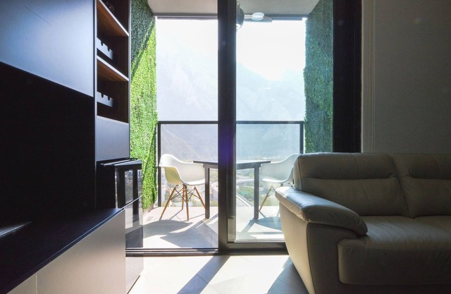 Modern apartment with balcony near San Pedro.