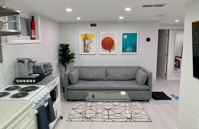 Modern Basement Suite w/Private Entrance in Quiet Tree-Filled Neighborhood