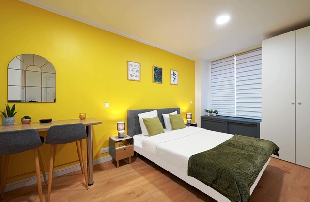 Modern, Bright and fully Renovated