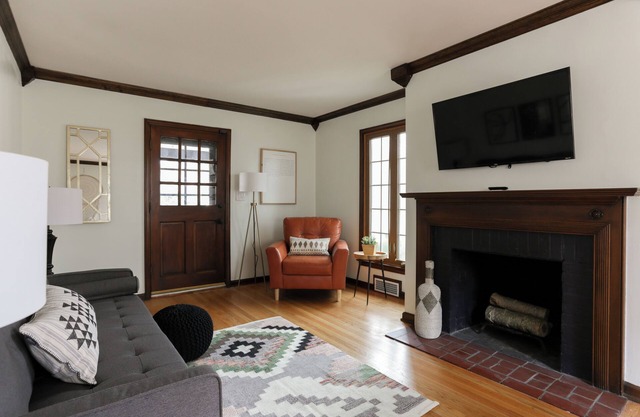 Modern Bungalow in Cedar St