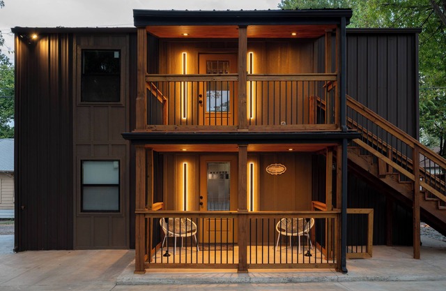 Modern Cabin Mins from TU, Downtown, Expo, St John and HIlcrest - upstairs