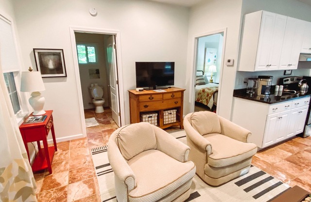 Modern cabin near Table Rock/Pretty Place