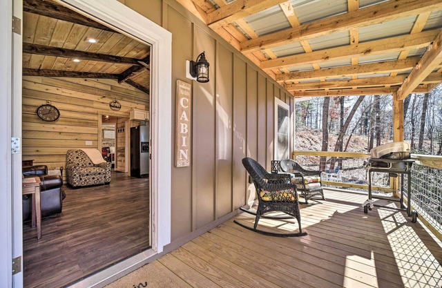 Modern Cabin w/Fire Pit < 3 Mi to Trails!