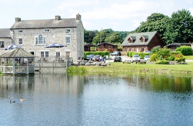Modern-Caravan-Private Bathroom-Lake View