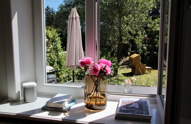 Modern. Close to the beach. Familiar.