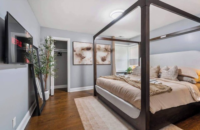 Modern Comfort in Homewood