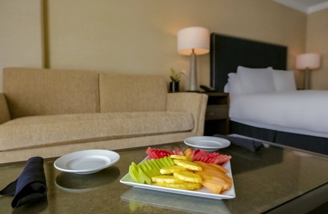 Modern Comfort Near El Camino Real | 1 Unit