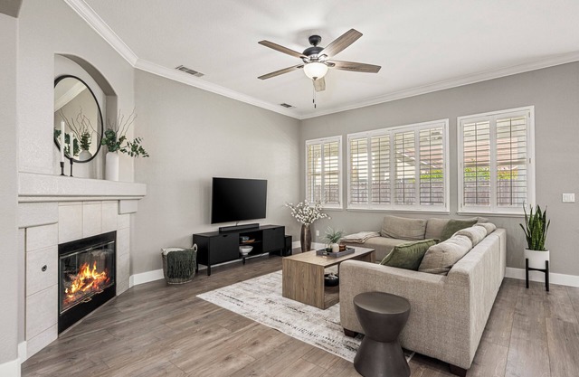 Modern & Comfortable Lincoln Home with Luxury Master Bedroom