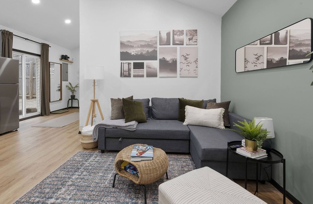 Modern & cozy 1 bed/1 bath Home