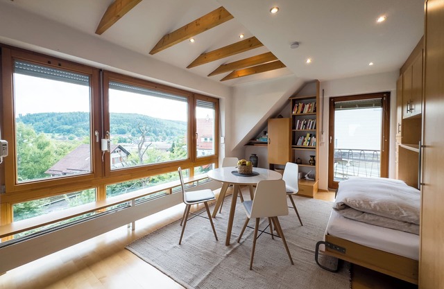 Modern Glass Front Apartment With Amazing View B17