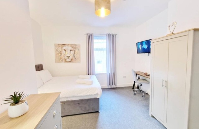 Modern Double Room with Ensuite with Shower RM 3