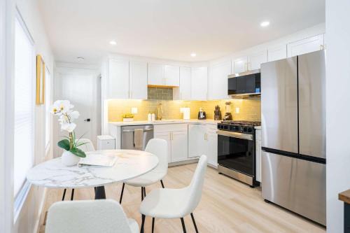 Modern East Boston 2 Bed 2 Bath
