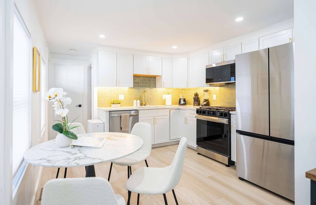Modern East Boston 2 Bed 2 Bath