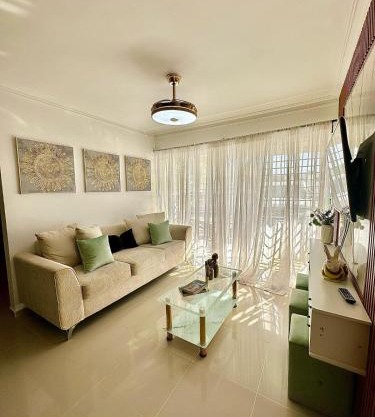 Modern, Elegant & Comfortable Apartment