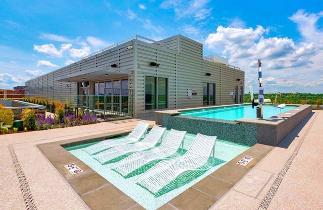 Modern Escape Near Pentagon