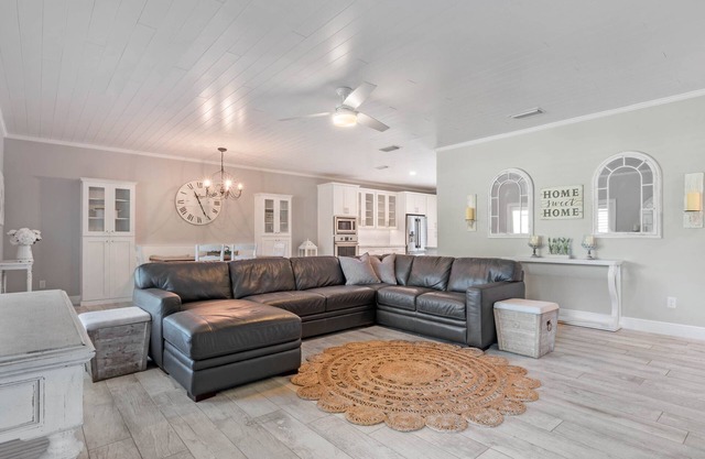 Modern Farmhouse 3/2 Equestrian neighborhood