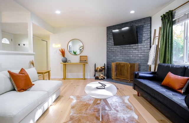 Modern Farmhouse near Downtown & American River