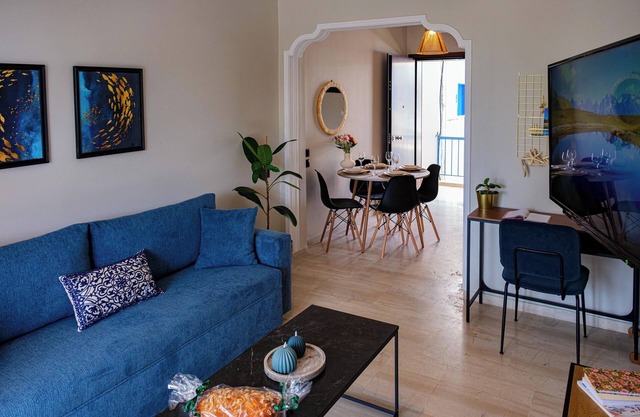 Modern fully equipped just renovated one-bedroom sea-view apartment