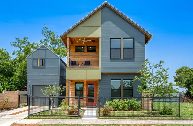 Modern Haven in Lavaca | 5 Bed, 4.5 Bath