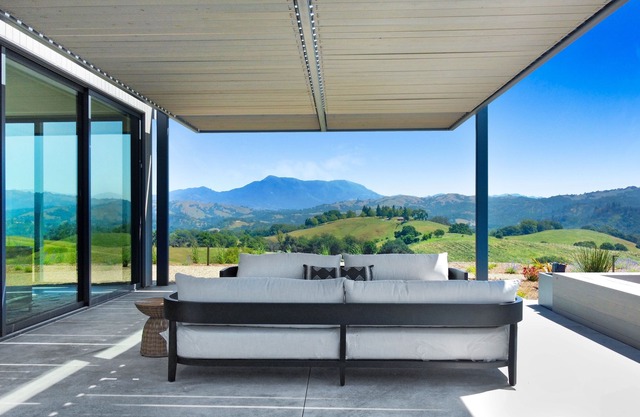 Modern Hilltop Healdsburg Residence With 360' Views