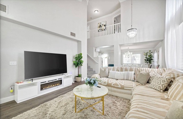 Modern Home in Las Vegas near Strip with Pool and Jacuzzi