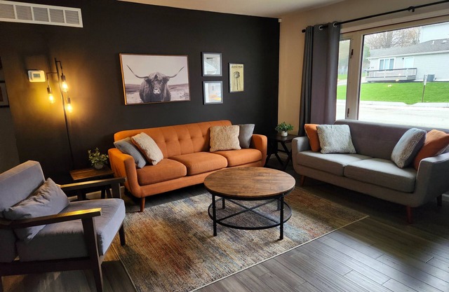 Modern Home, Sleeps 10, Near Downtown and VU, over 2000 sqft