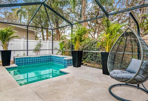 Modern House in Clearwater with access to a Shared Swimming Pool