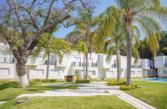 Modern House in Yautepec l Pool & Garden