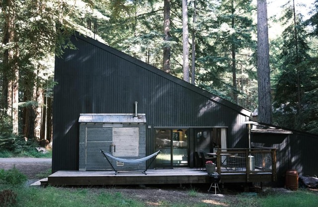 Modern House w. Fast Internet in 1 Acre Land