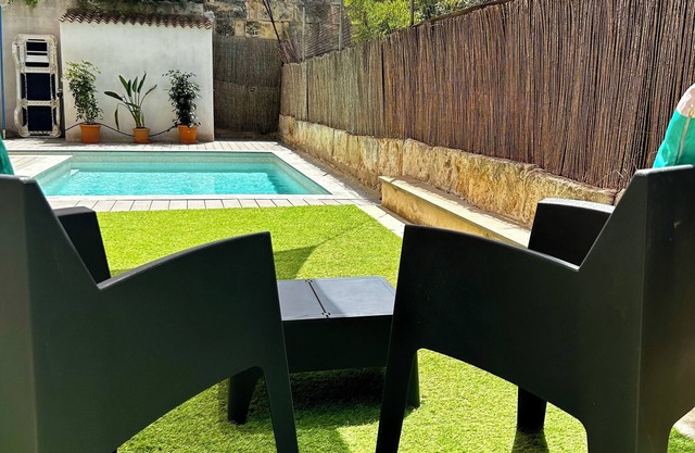 Modern house with lots of light and large gardens