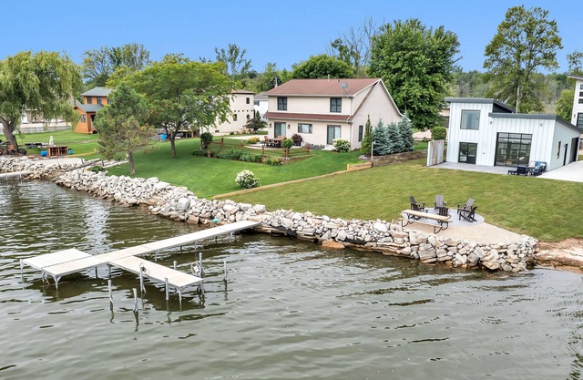 Modern Lakefront Cottage Minutes From Green Bay!